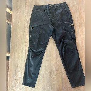 White House black market black slim crop size 8
